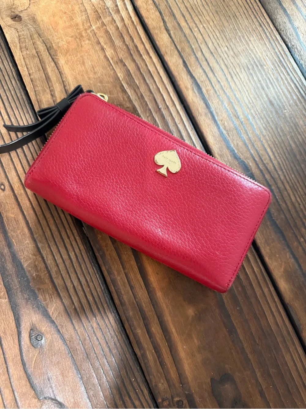 kate spade Red Pebbled Leather Zip Wallet with Bow Pull
